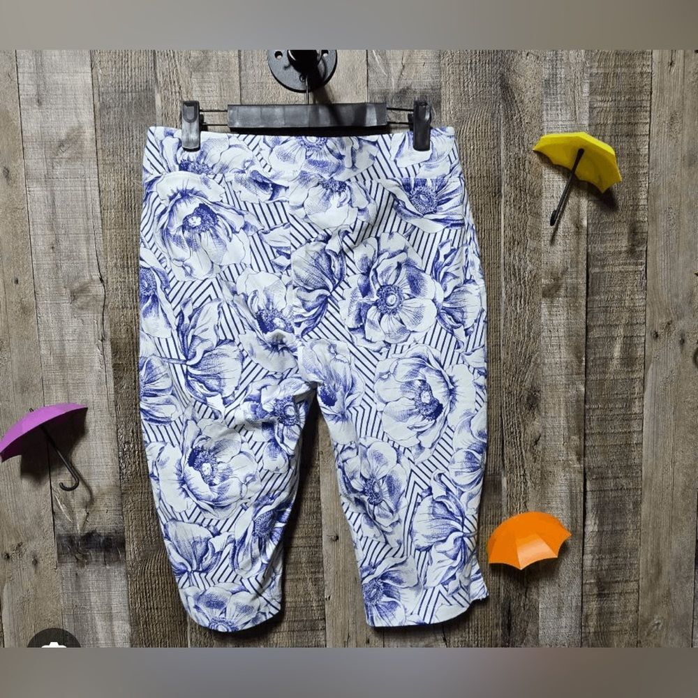 Women with Control Blue Floral Capri XXS NWT